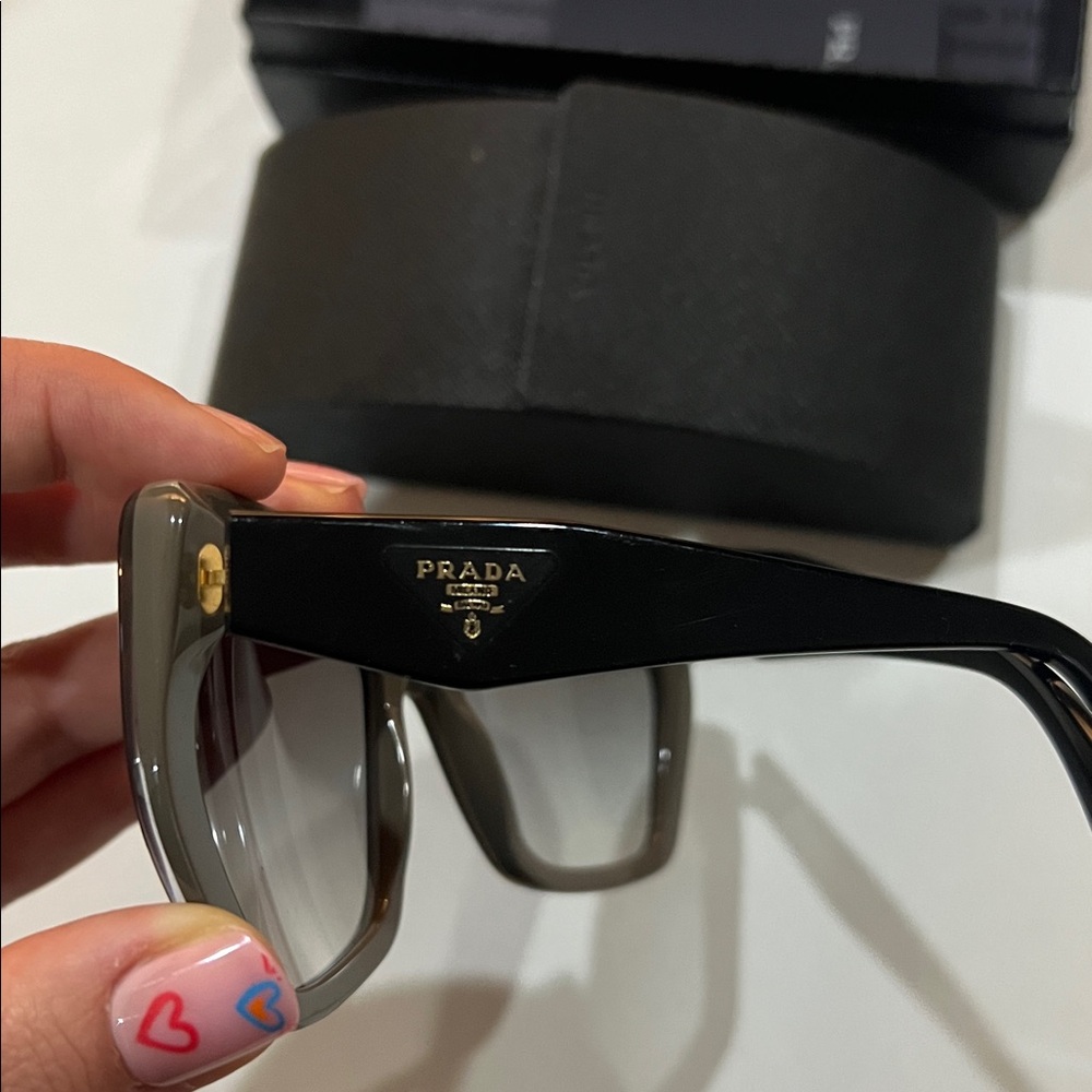 Prada Elegant Black Sunglasses - Picture 2 of 7